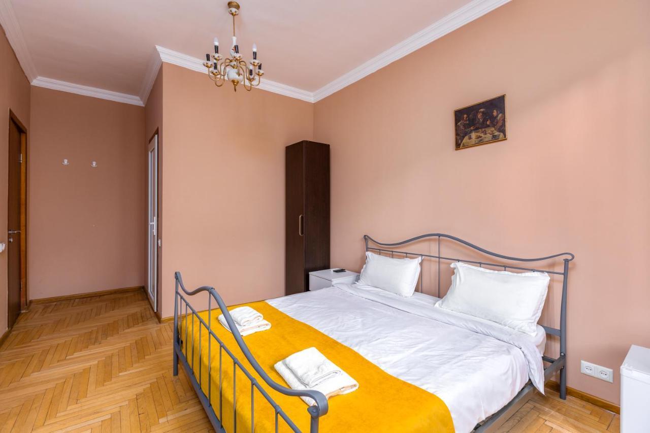 Sunny Hotel Tbilisi Esterno foto