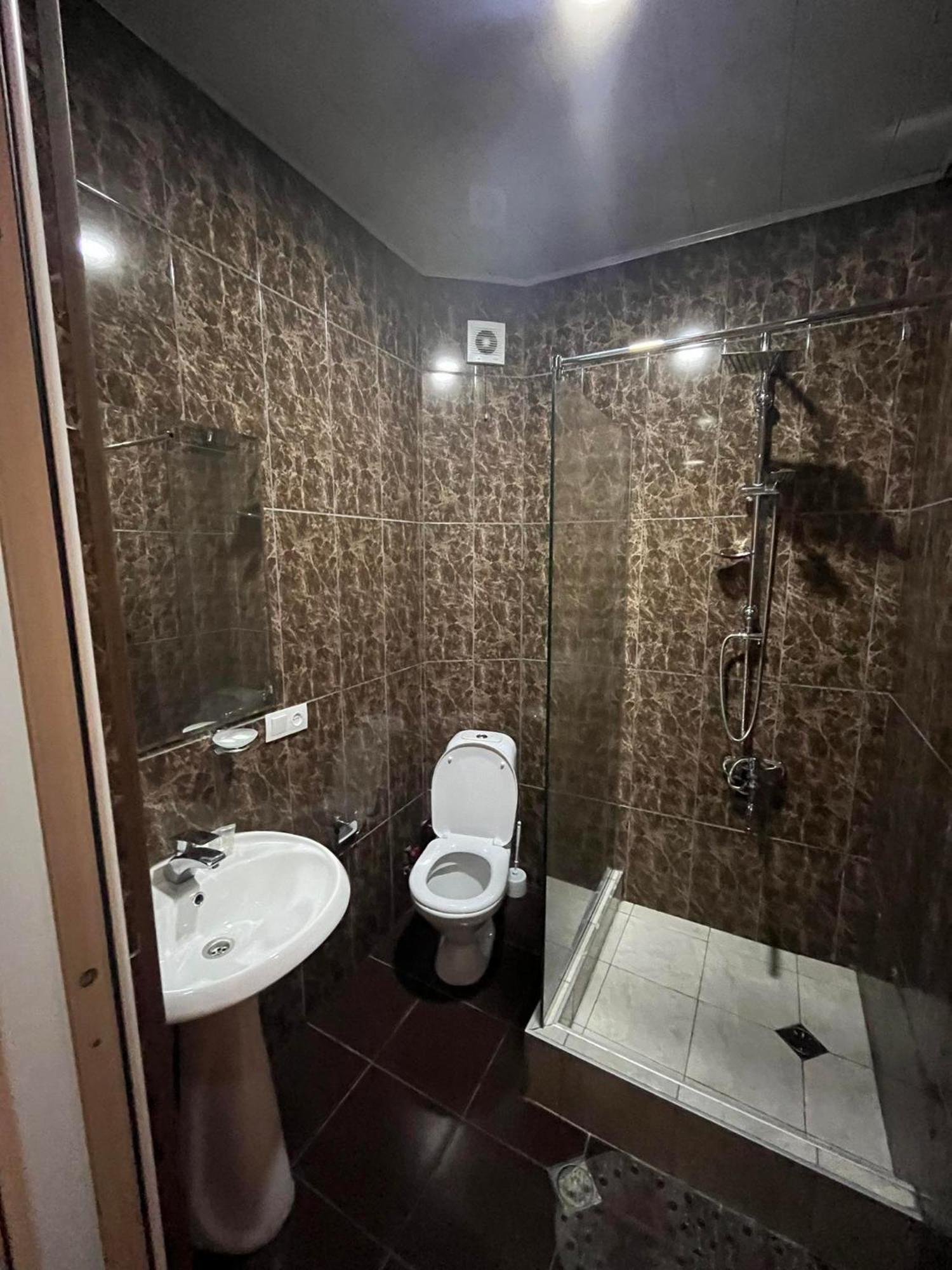 Sunny Hotel Tbilisi Esterno foto